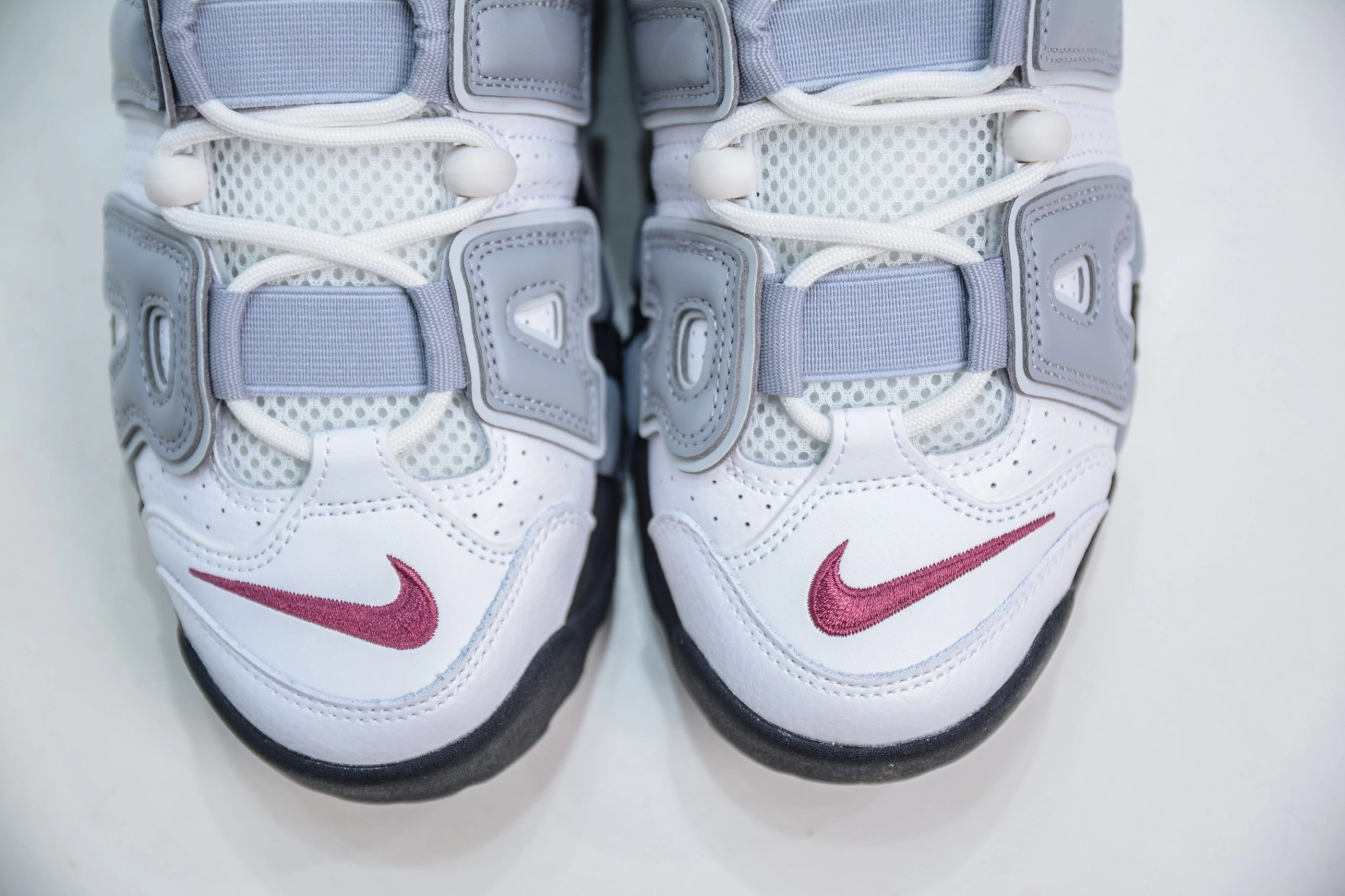 Flying pig--9ik5 DV1137-100 NK Air More Uptempo ’96 OG AIR item: E-X349L2060B