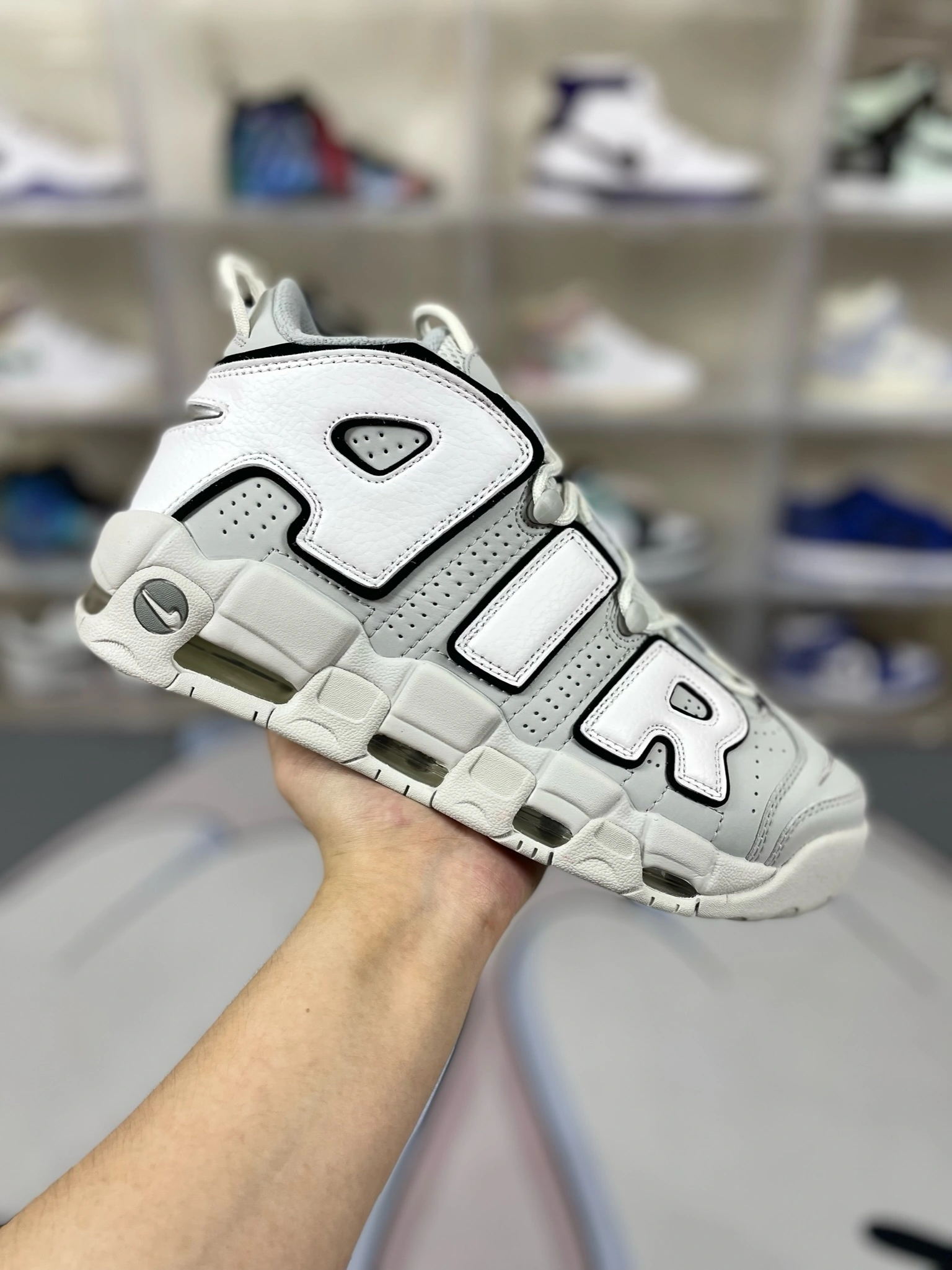 Flying pig--9ik5 FB3021-001 Air More Uptempo "Photon Dust" Air item: E-X000L2061B