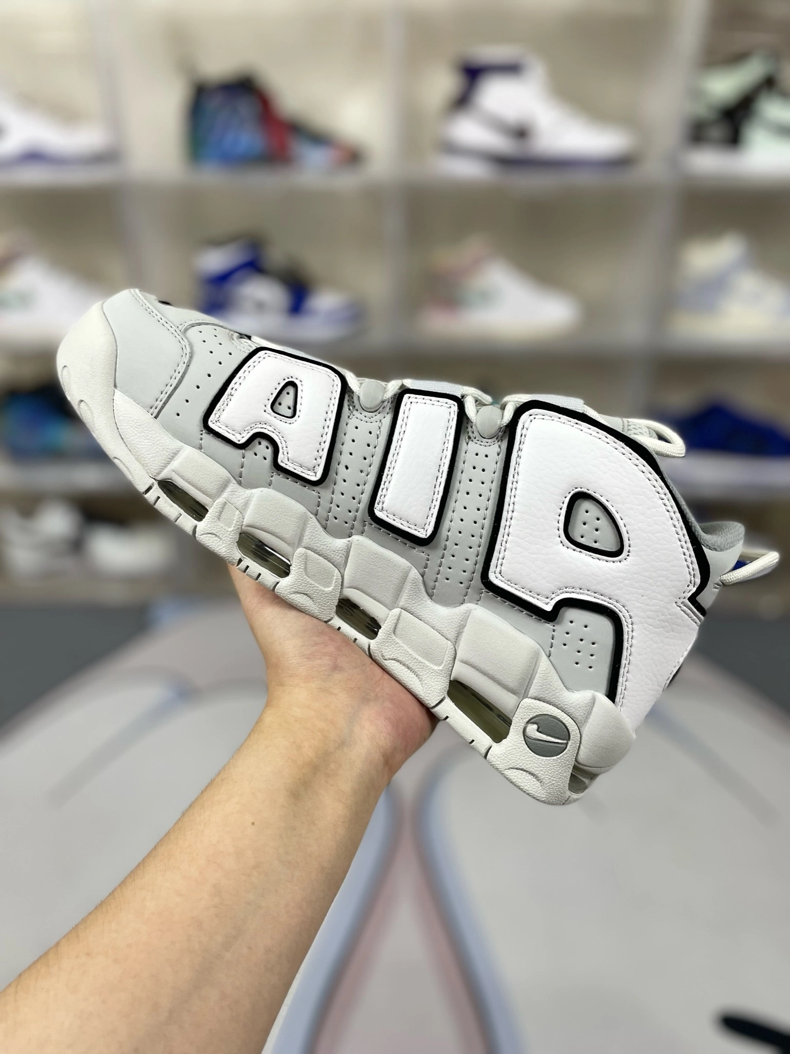 Flying pig--9ik5 FB3021-001 Air More Uptempo "Photon Dust" Air item: E-X000L2061B