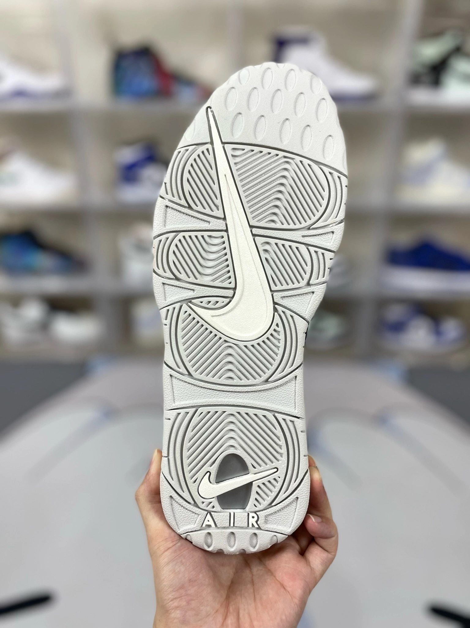Flying pig--9ik5 FB3021-001 Air More Uptempo "Photon Dust" Air item: E-X000L2061B