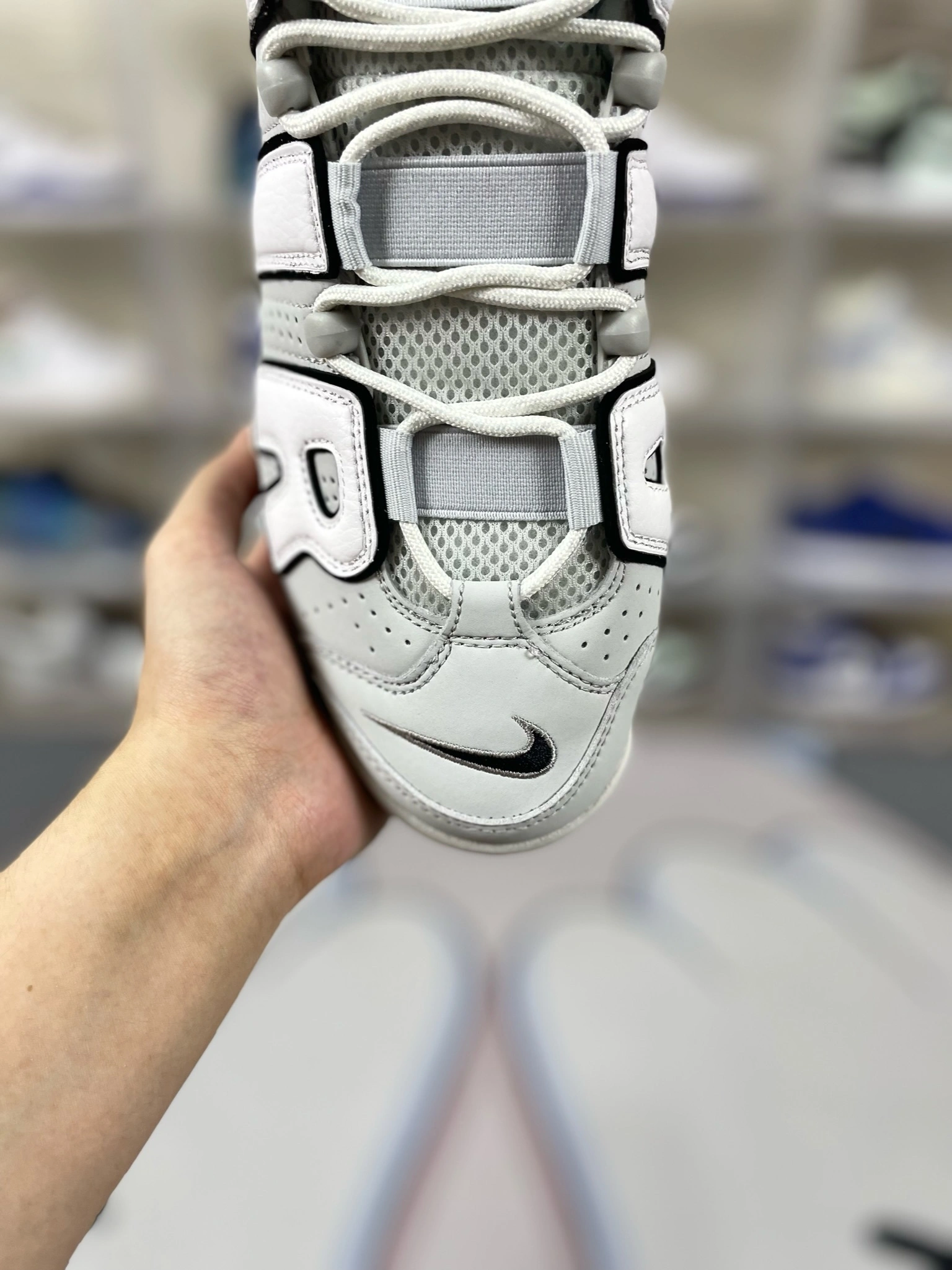 Flying pig--9ik5 FB3021-001 Air More Uptempo "Photon Dust" Air item: E-X000L2061B