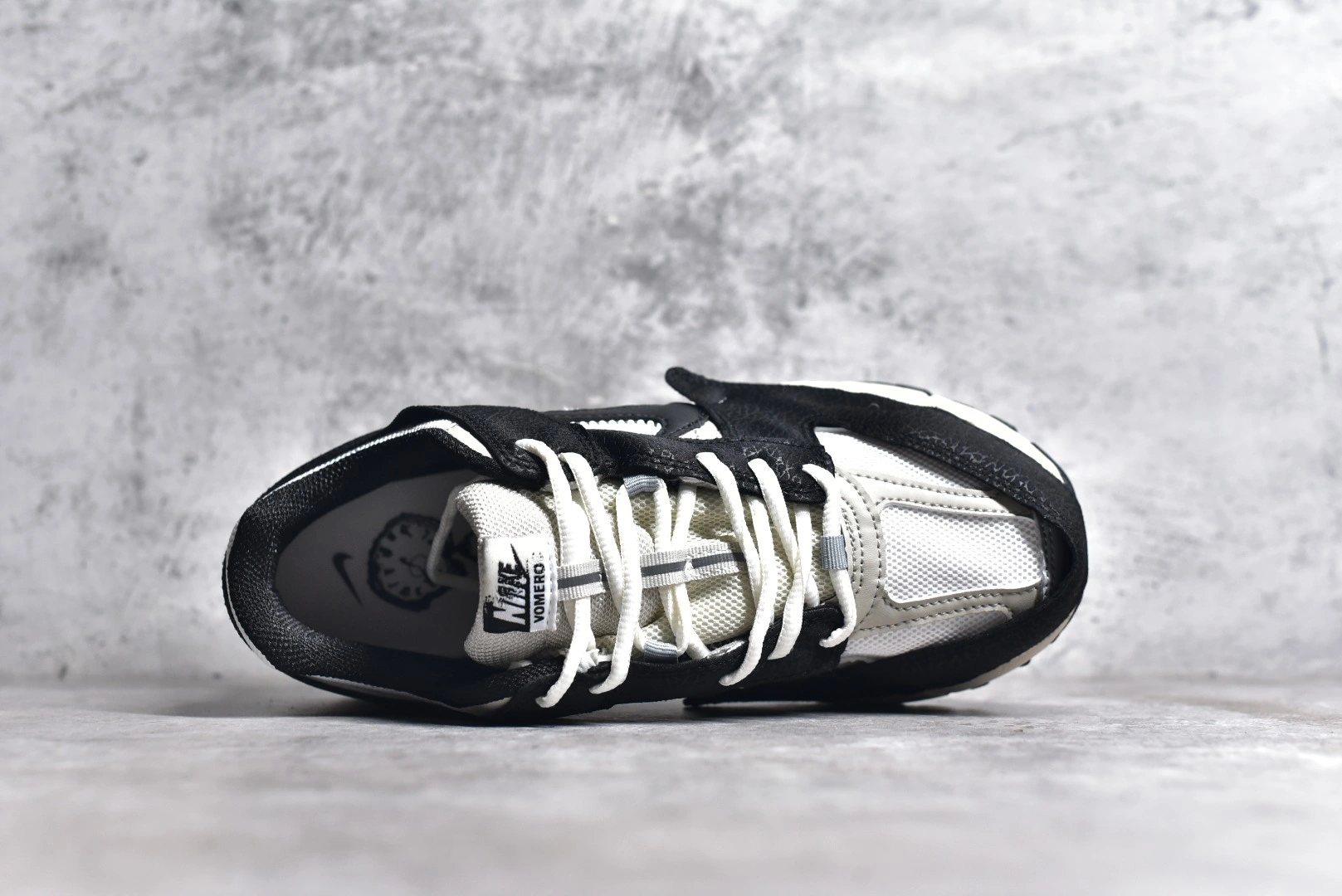 Flying pig--9ik5 FJ5474-133 Nk Zoom Vomero 5 SP item: E-X000L2016B