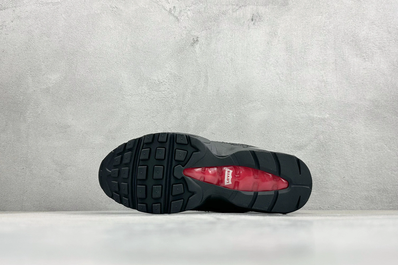 Flying pig--9ik5 HM4743-001 NK Air Max 95 SP item: E-X575L2027B