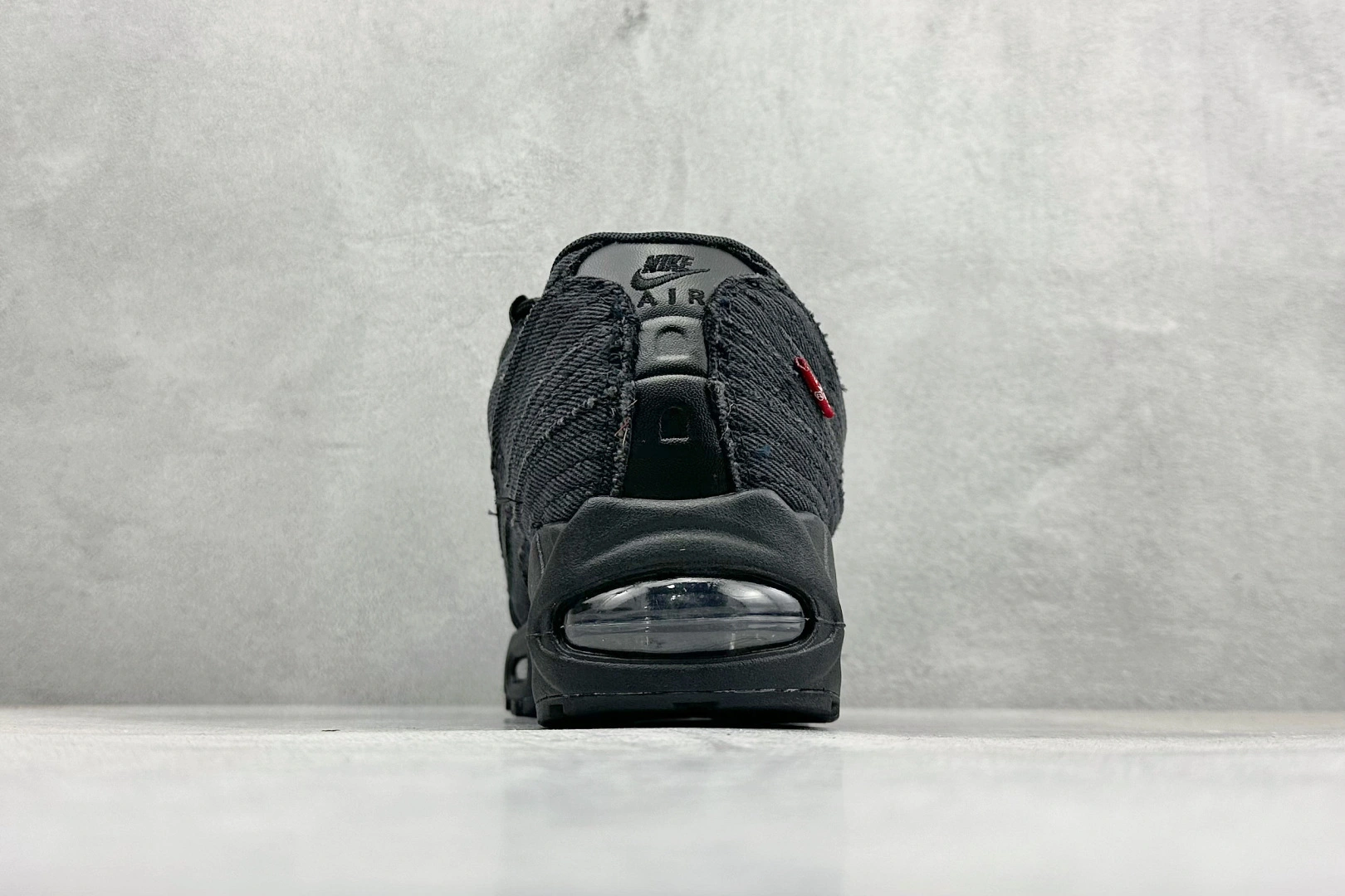 Flying pig--9ik5 HM4743-001 NK Air Max 95 SP item: E-X575L2027B