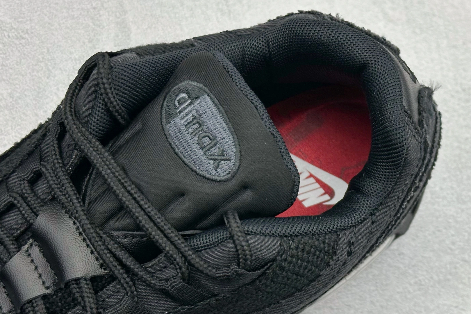 Flying pig--9ik5 HM4743-001 NK Air Max 95 SP item: E-X575L2027B