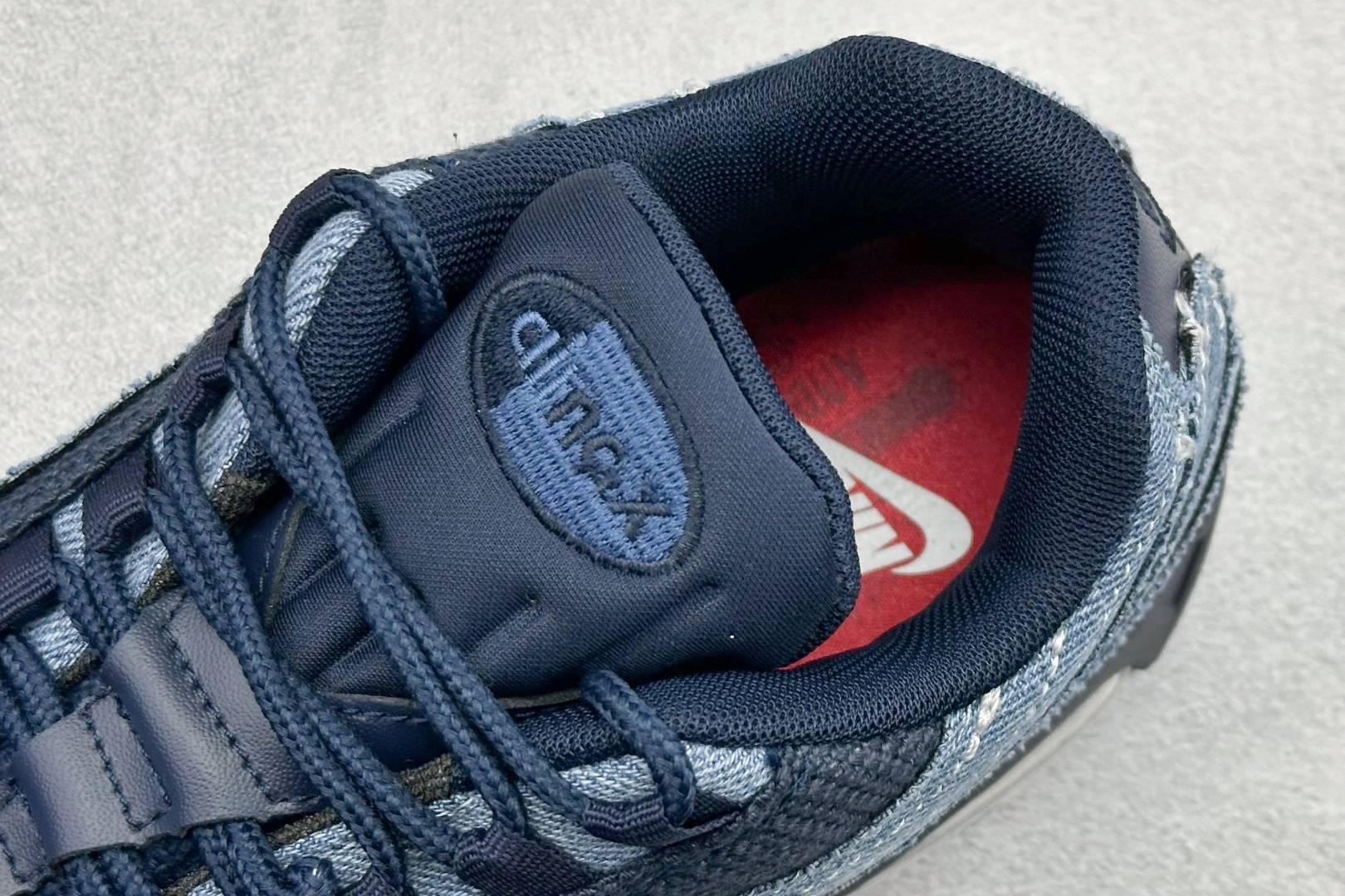 Flying pig--9ik5 HM4743-400 NK Air Max 95 SP item: E-X575L2020B