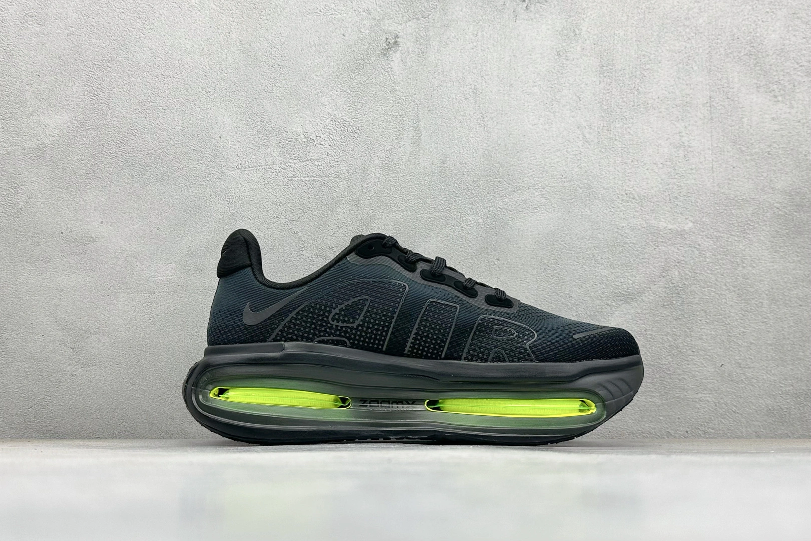 Flying pig--9ik5 HQ2050-001 Air Zoom Pegasus Premium item: E-X000L2031B