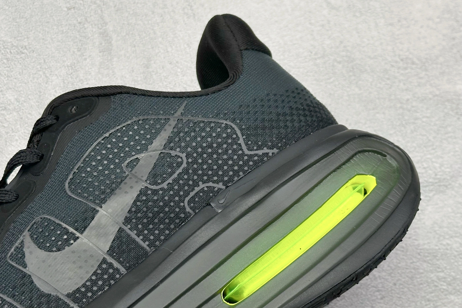Flying pig--9ik5 HQ2050-001 Air Zoom Pegasus Premium item: E-X000L2031B