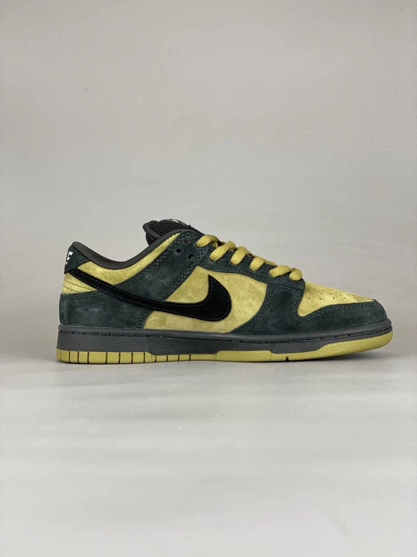 Flying pig--9ik5 HQ8487-300 Dunk SB Low Pro OG Sup x SB item: E-X000L2048B