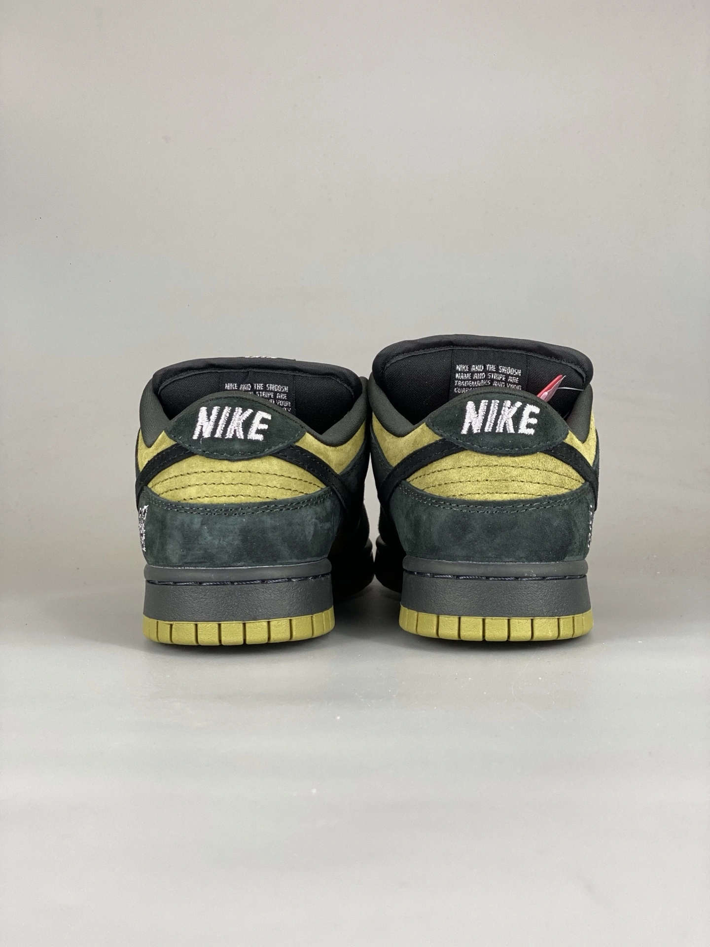 Flying pig--9ik5 HQ8487-300 Dunk SB Low Pro OG Sup x SB item: E-X000L2048B