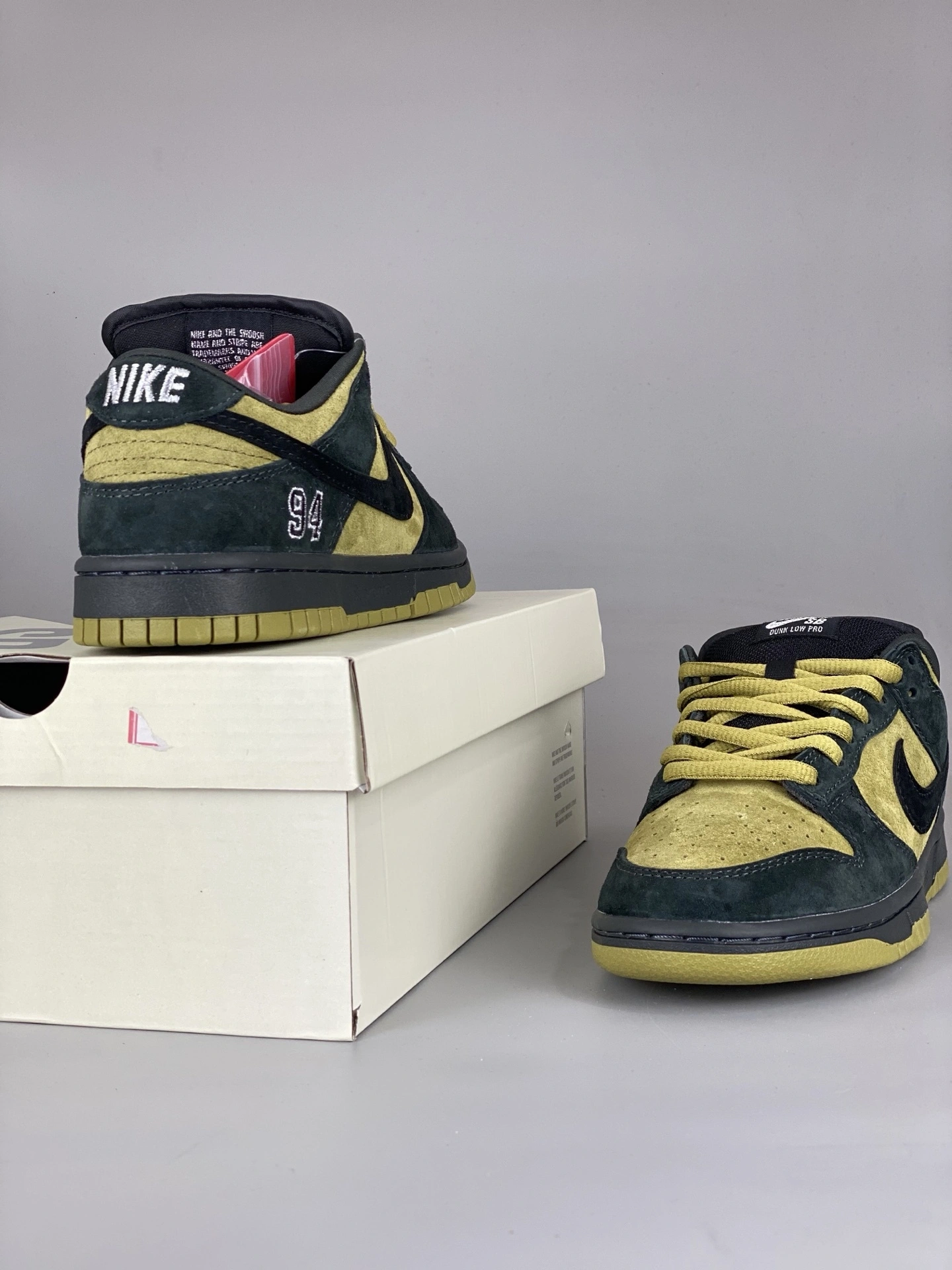 Flying pig--9ik5 HQ8487-300 Dunk SB Low Pro OG Sup x SB item: E-X000L2048B