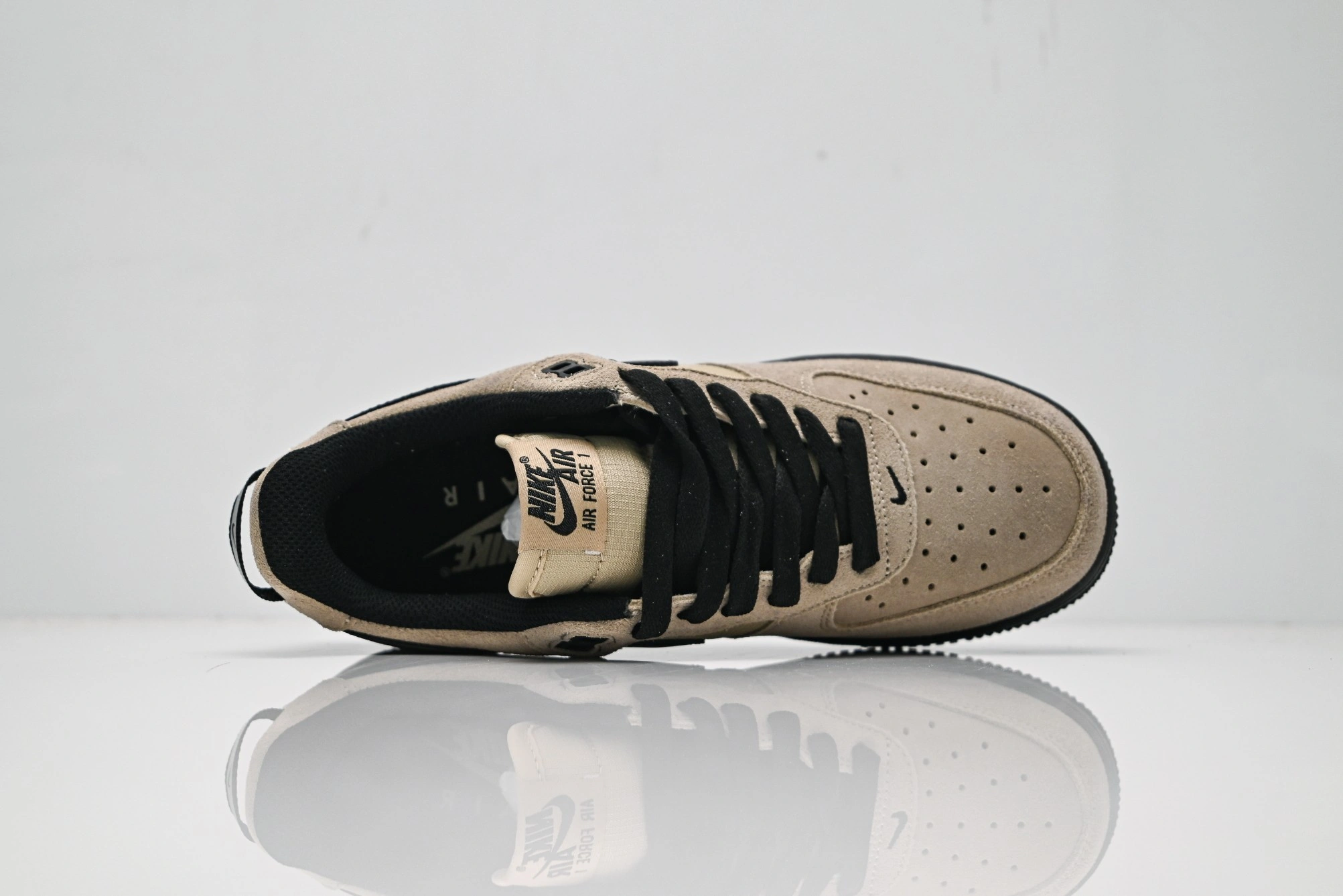 Flying pig--9ik5 HV6526-200 Air Force 1 Low item: E-X000L2045B