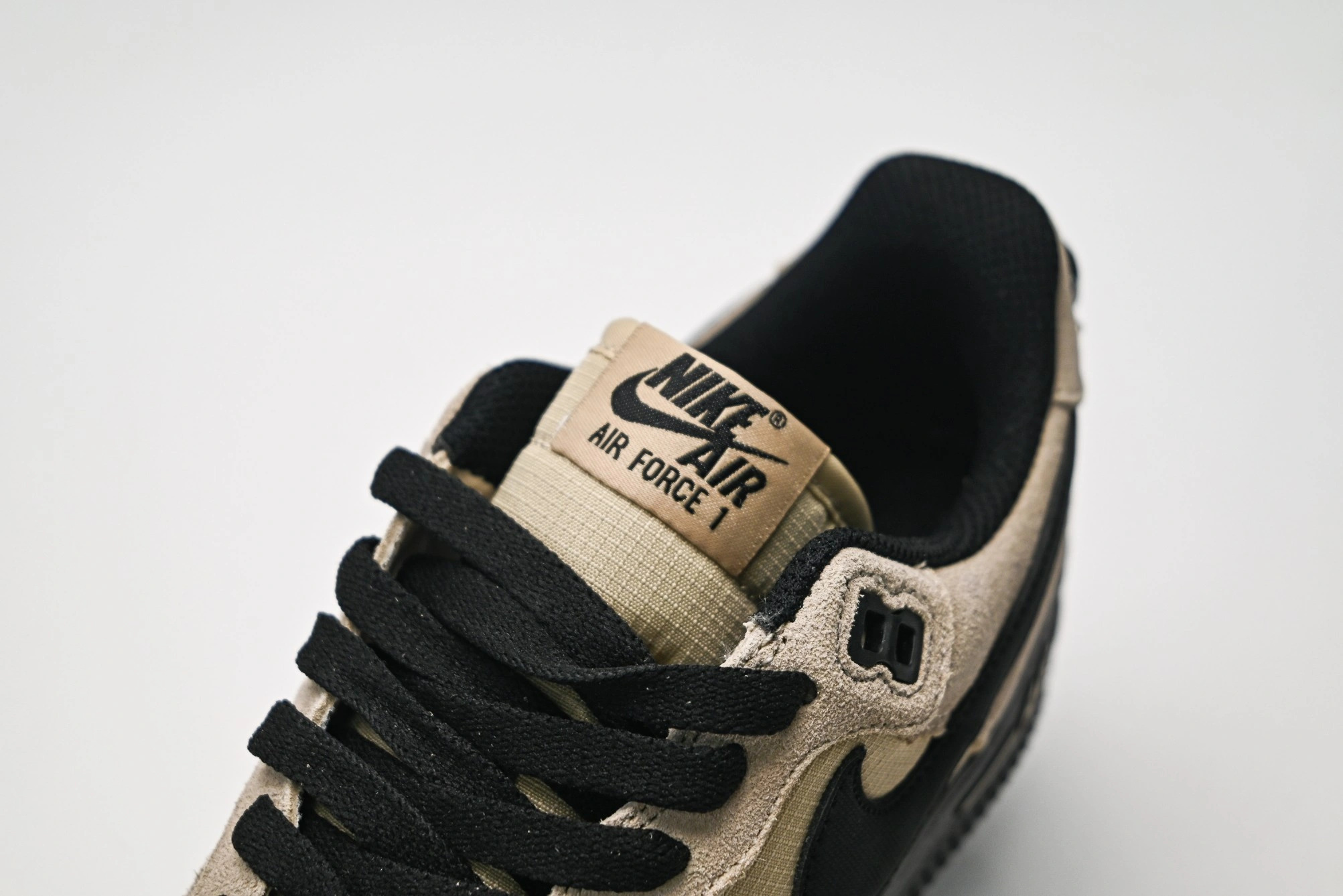 Flying pig--9ik5 HV6526-200 Air Force 1 Low item: E-X000L2045B