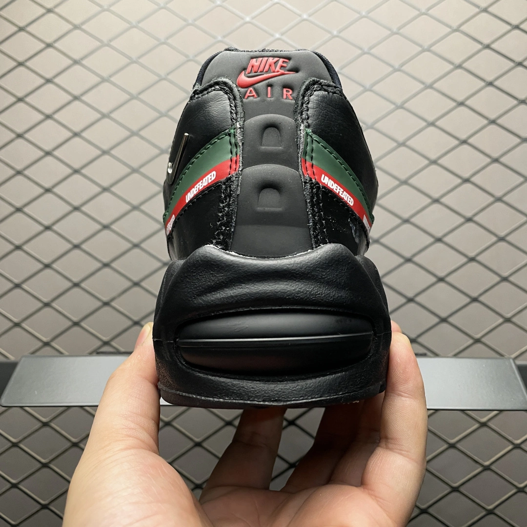 Flying pig--9ik5 IB4453-001 UNDEFEATED x NK Air Max 95 " Black " item: E-X000L2032B