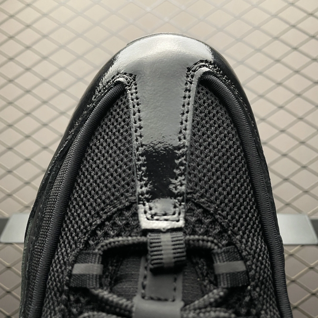 Flying pig--9ik5 IB4453-001 UNDEFEATED x NK Air Max 95 " Black " item: E-X000L2032B