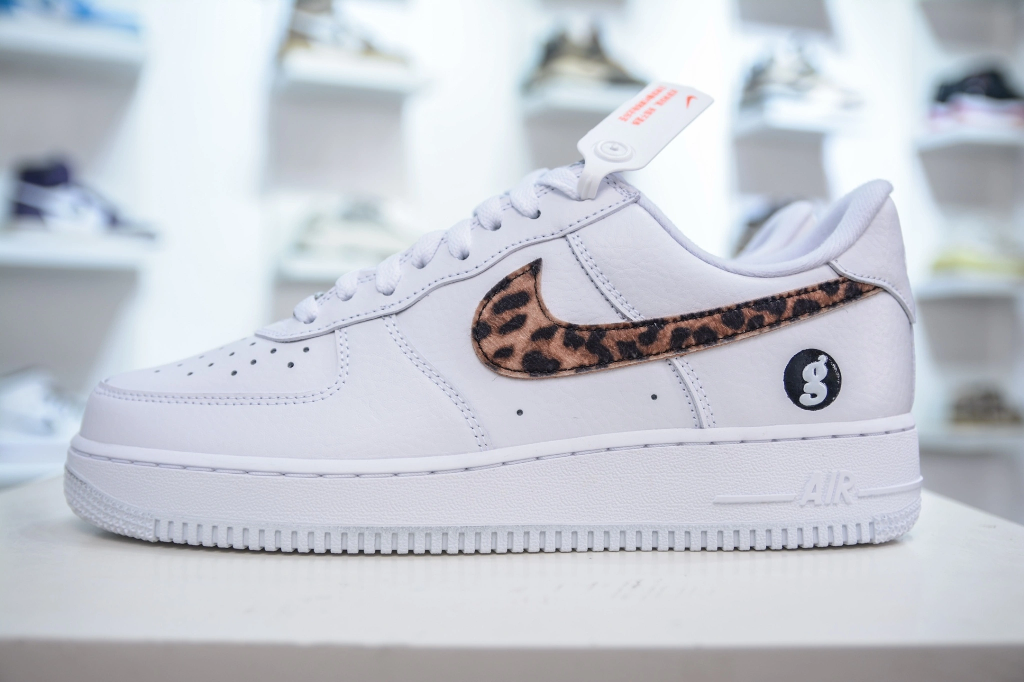 Flying pig--9ik5 IM3483-100 Air Force 1 Low 07 x s575 item: E-X575L2014B