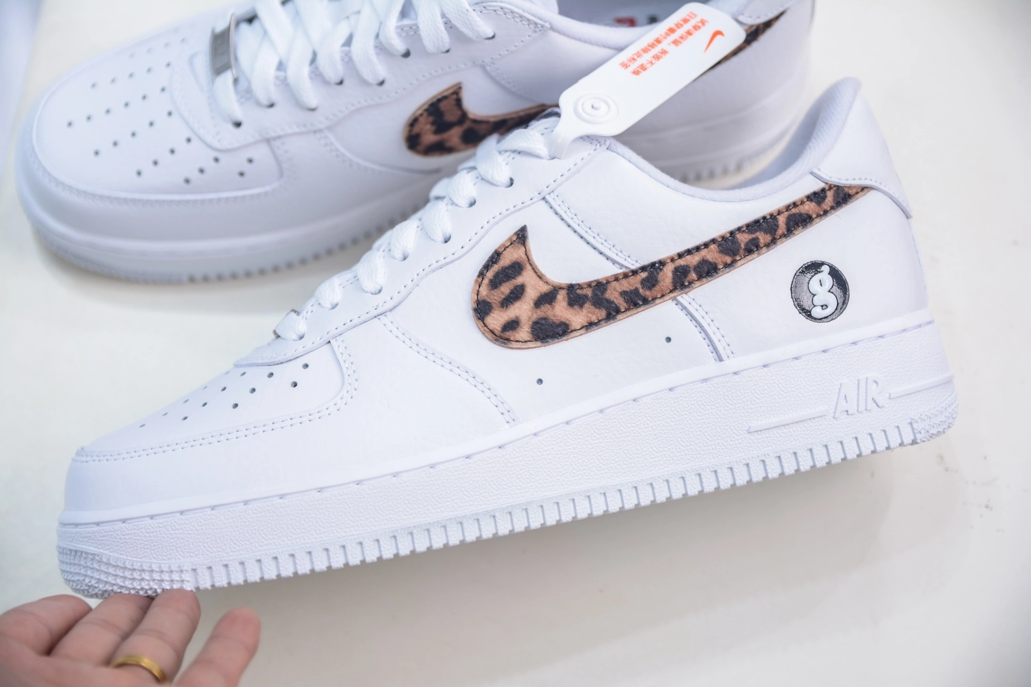 Flying pig--9ik5 IM3483-100 Air Force 1 Low 07 x s575 item: E-X575L2014B