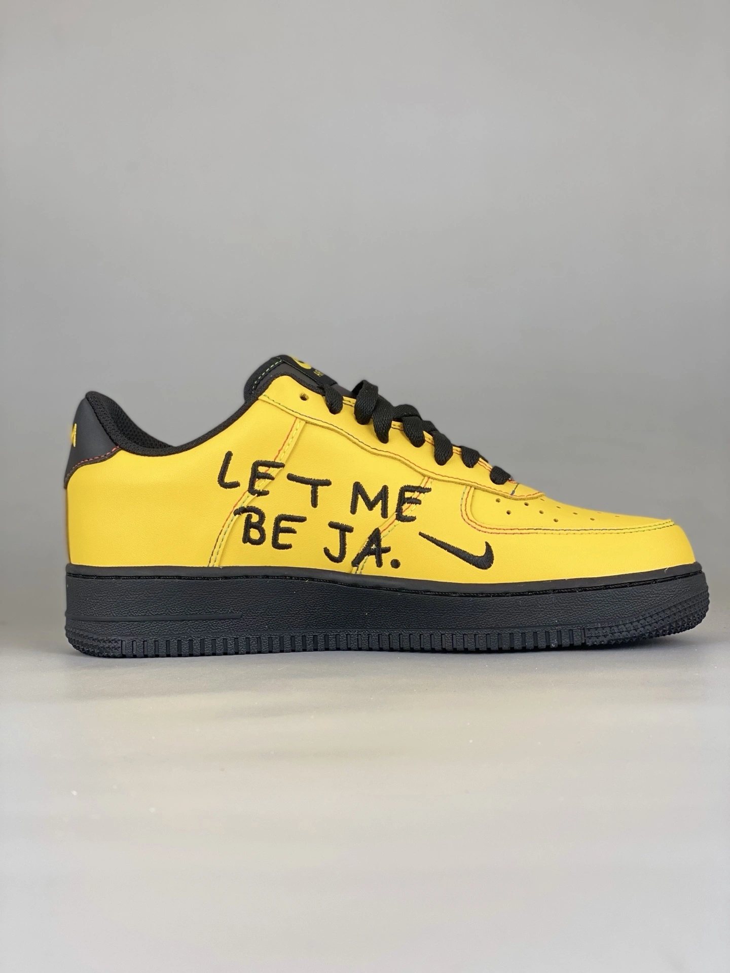 Flying pig--9ik5 IQ2713-700 Air Force 1 ‘07 Low item: E-X000L2043B