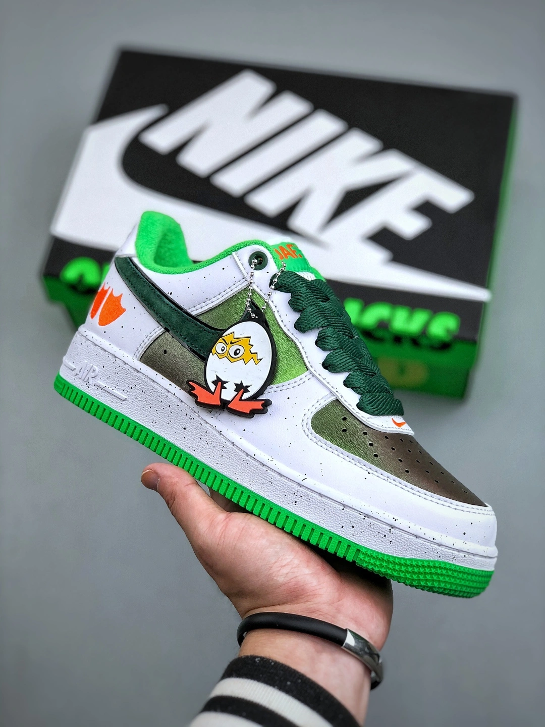 Flying pig--9ik5 IU7613-100 AIR FORCE 1 X EGG OR DUCK item: E-X000L2041B