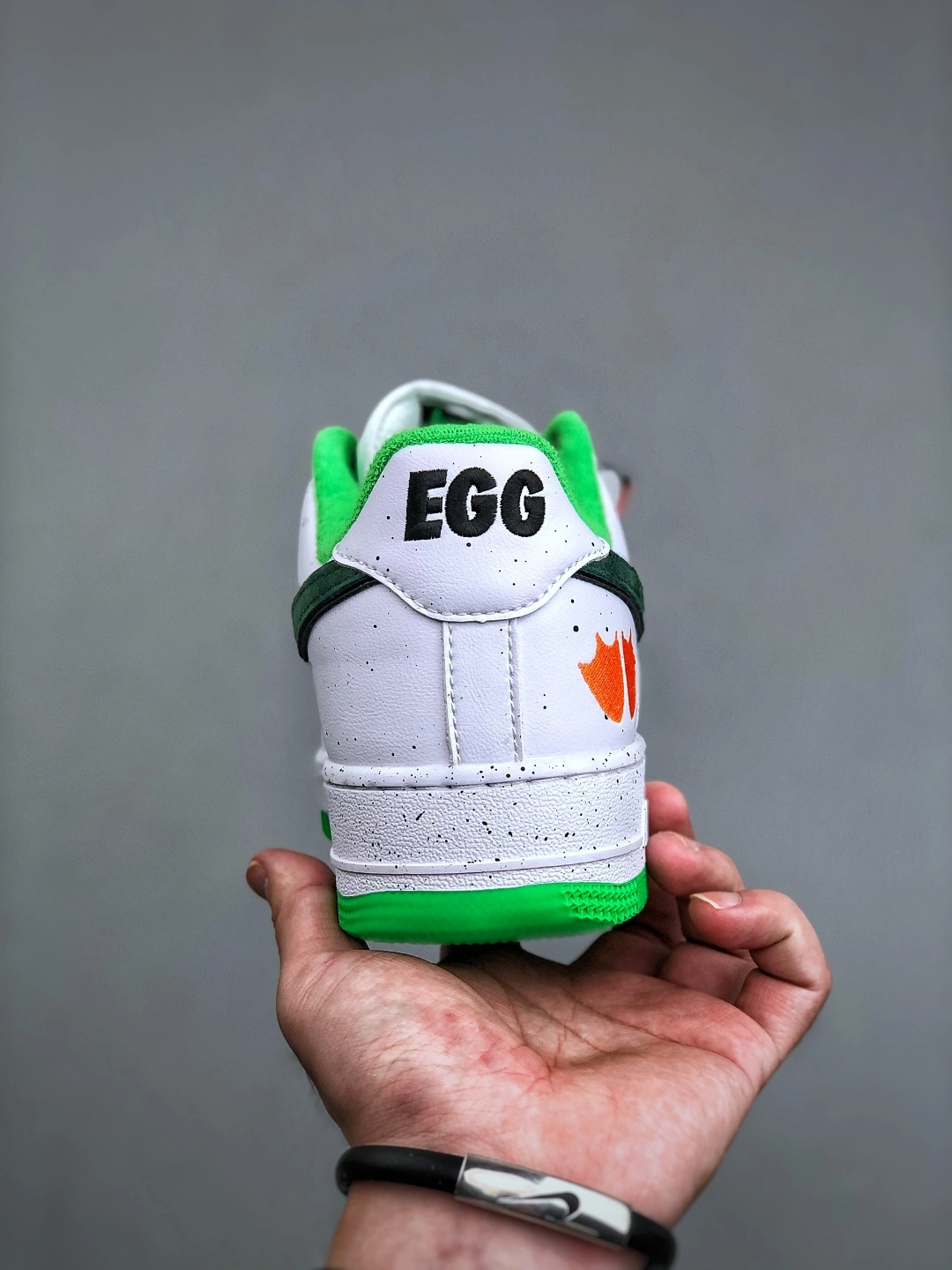 Flying pig--9ik5 IU7613-100 AIR FORCE 1 X EGG OR DUCK item: E-X000L2041B
