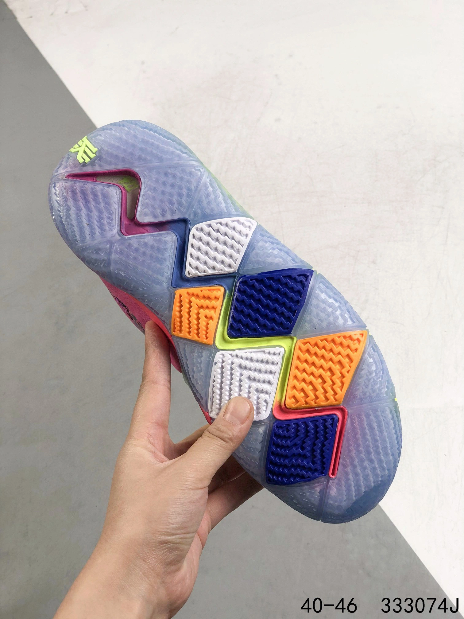 Flying pig- AJ1691-900 item : BL-X022A1302O