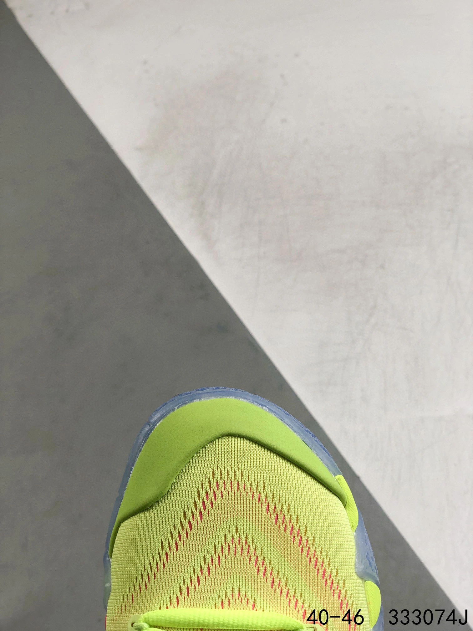 Flying pig- AJ1691-900 item : BL-X022A1302O
