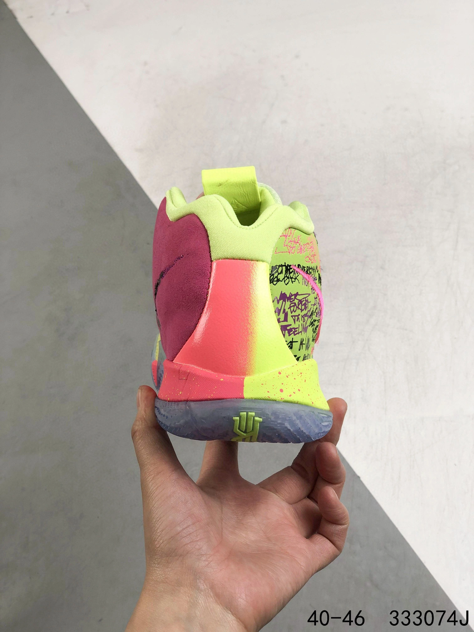 Flying pig- AJ1691-900 item : BL-X022A1302O