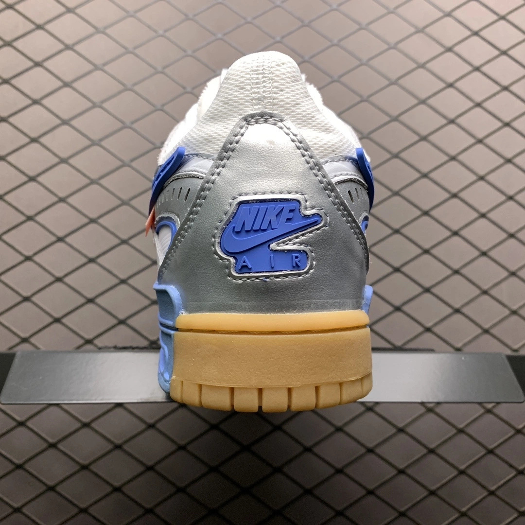 Flying pig- CU6015-100 item: D-X319A2714