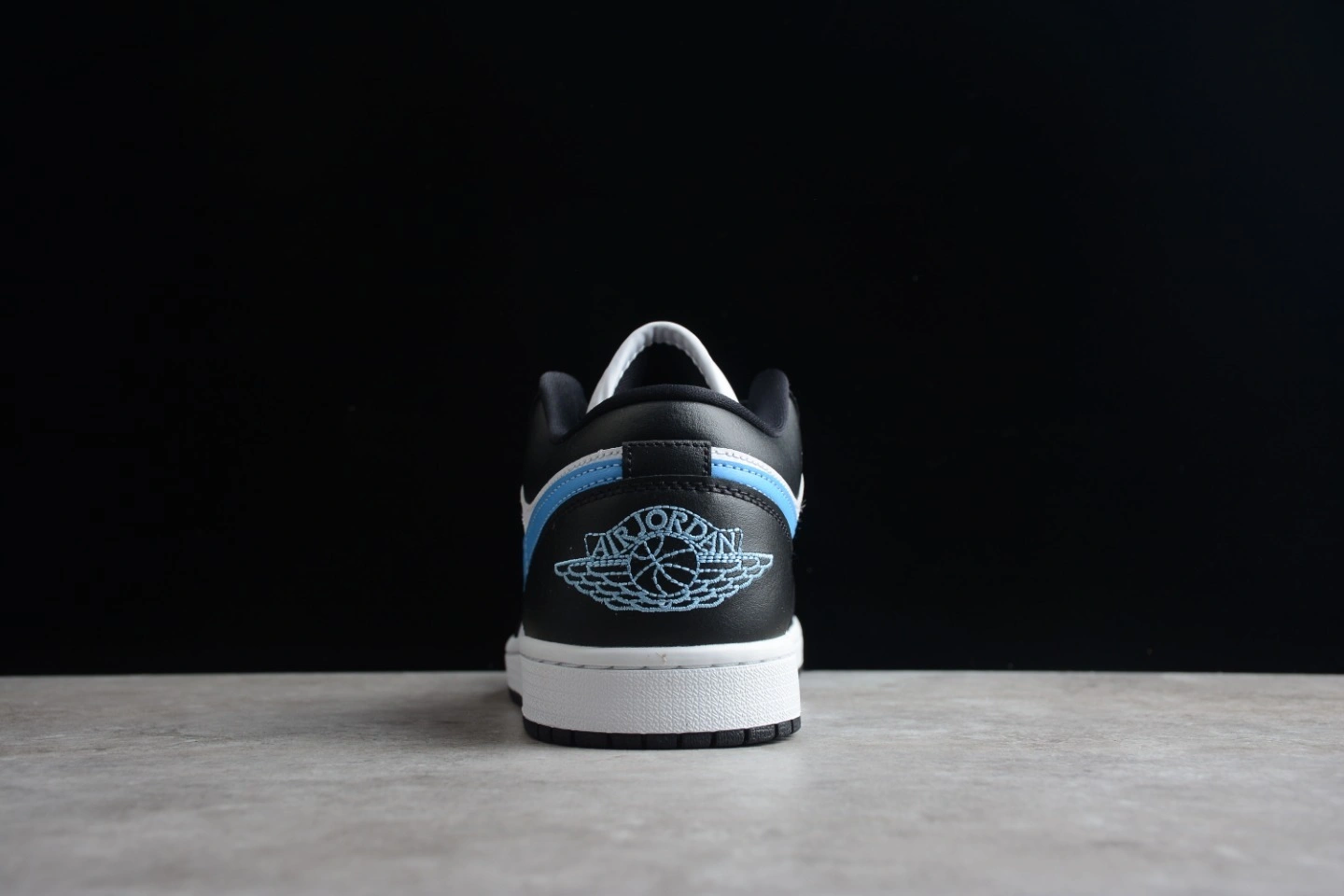 Flying pig- DC0774-041 item: D-X000A1814V