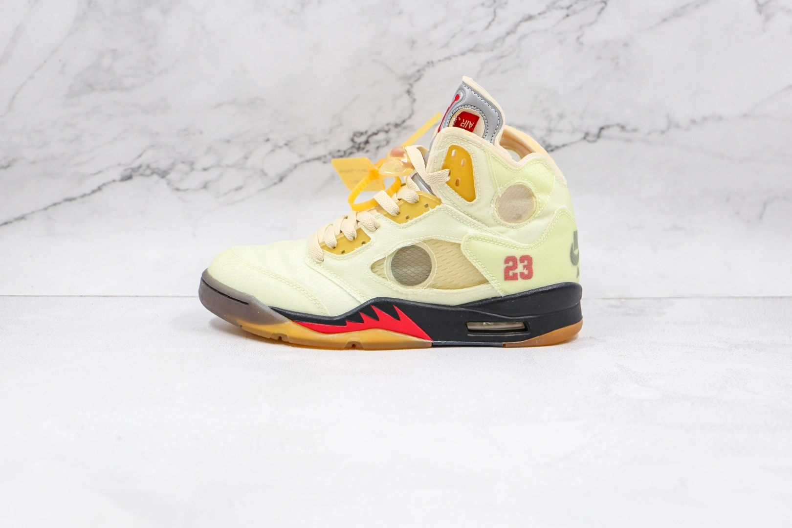 Flying pig- DH8565-100 item : A-X401J2014W
