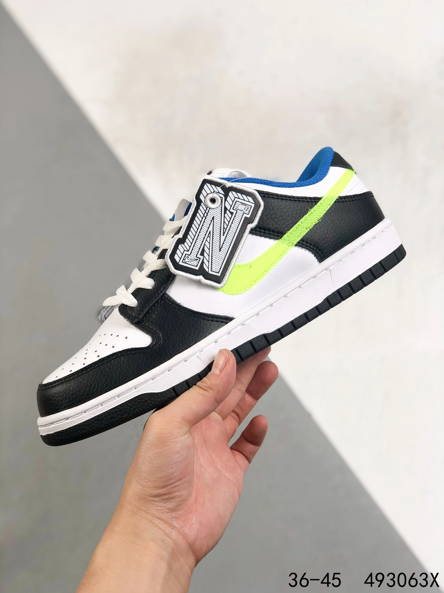 Flying pig- DQ0977-100 item : BL-X022A2709O
