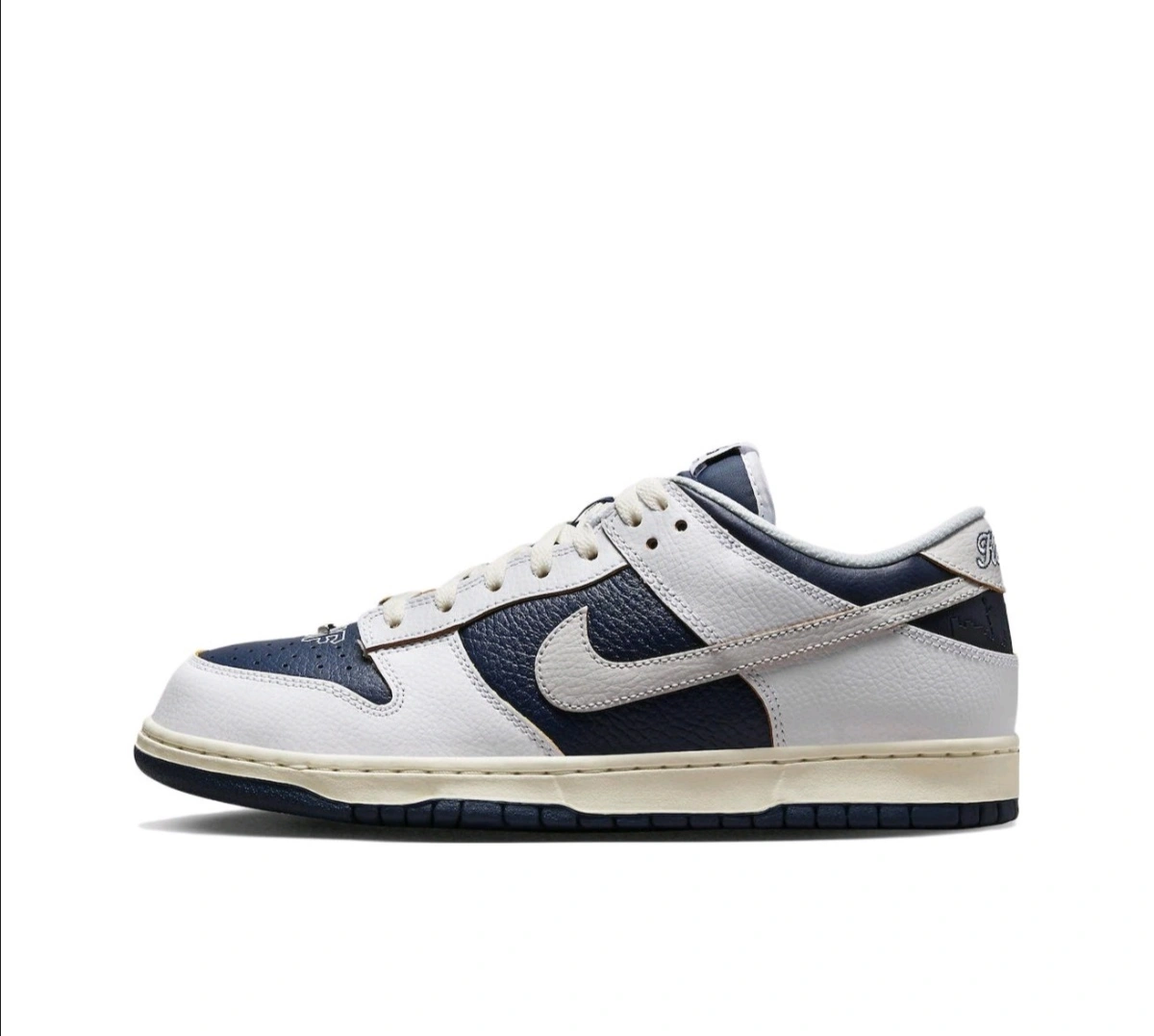 Flying pig--Dunk Low FD8775-100 item: C-X00J20V