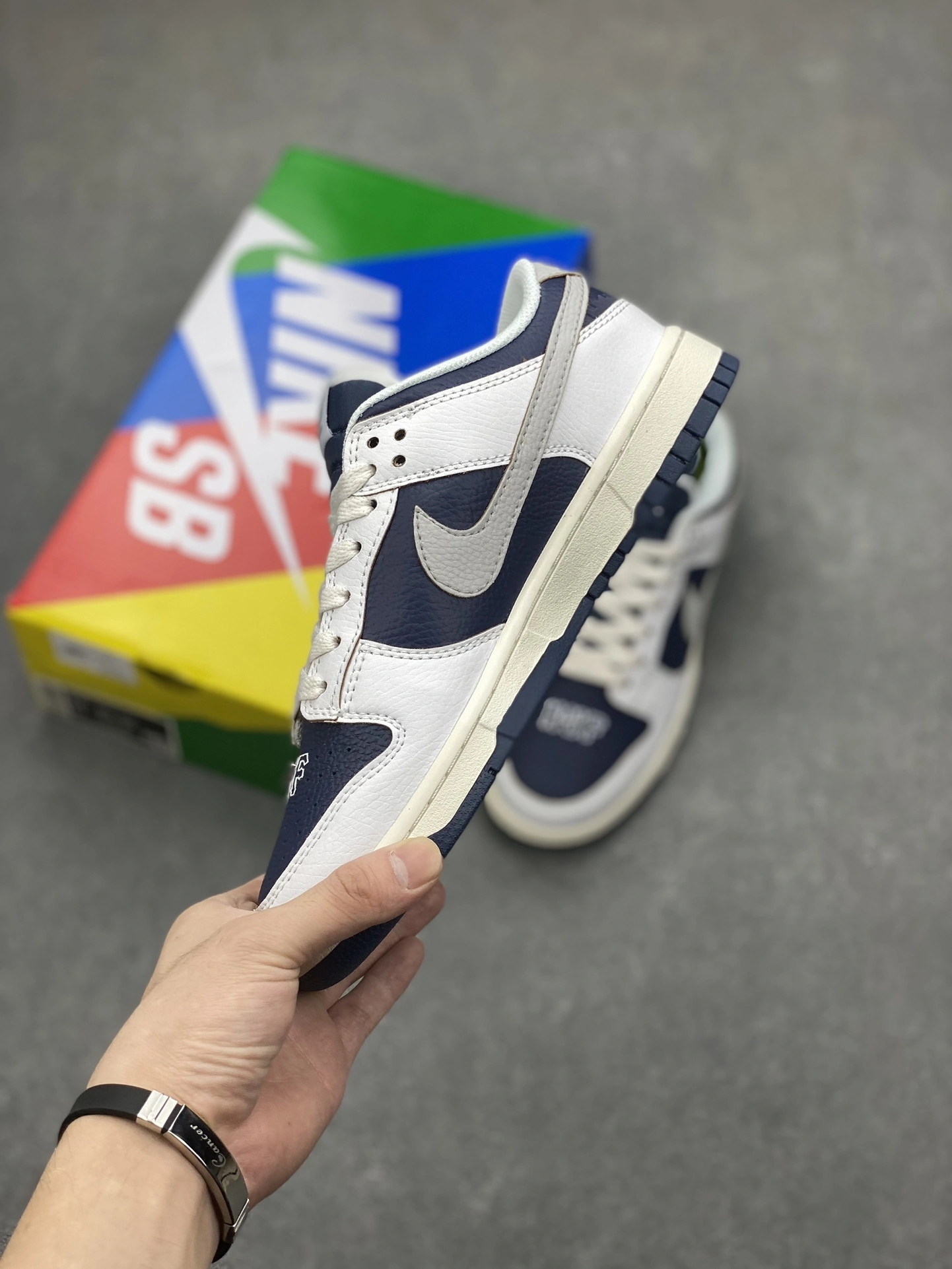 Flying pig--Dunk Low FD8775-100 item: C-X00J20V