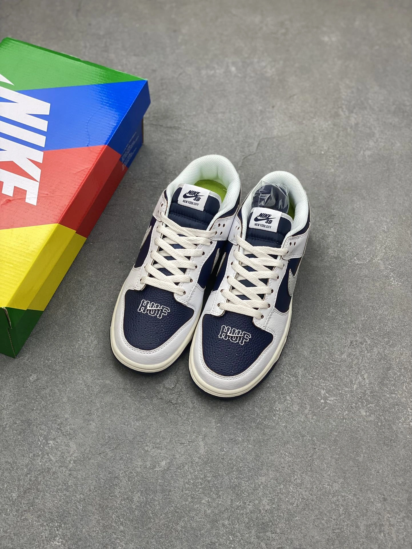 Flying pig--Dunk Low FD8775-100 item: C-X00J20V