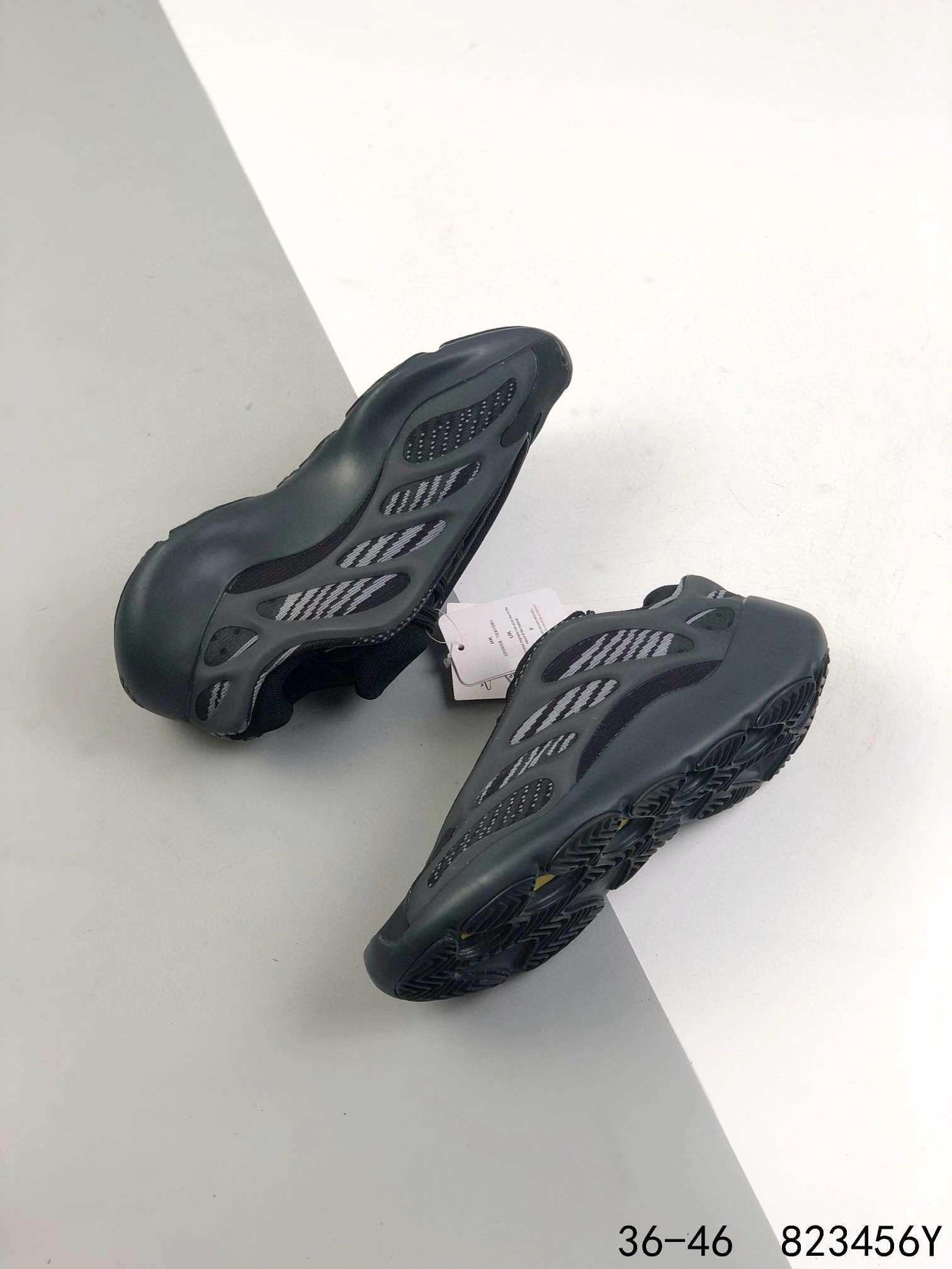 &Flying pig- H67800 item : L-X022I2442O