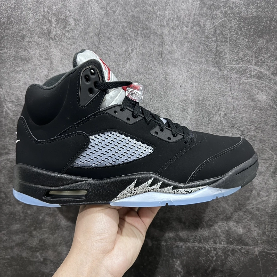 Flying pig- Metallic Black 845035-003 item: D-X578A2759