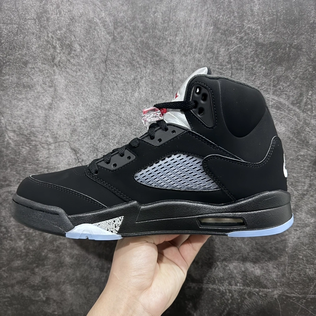 Flying pig- Metallic Black 845035-003 item: D-X578A2759