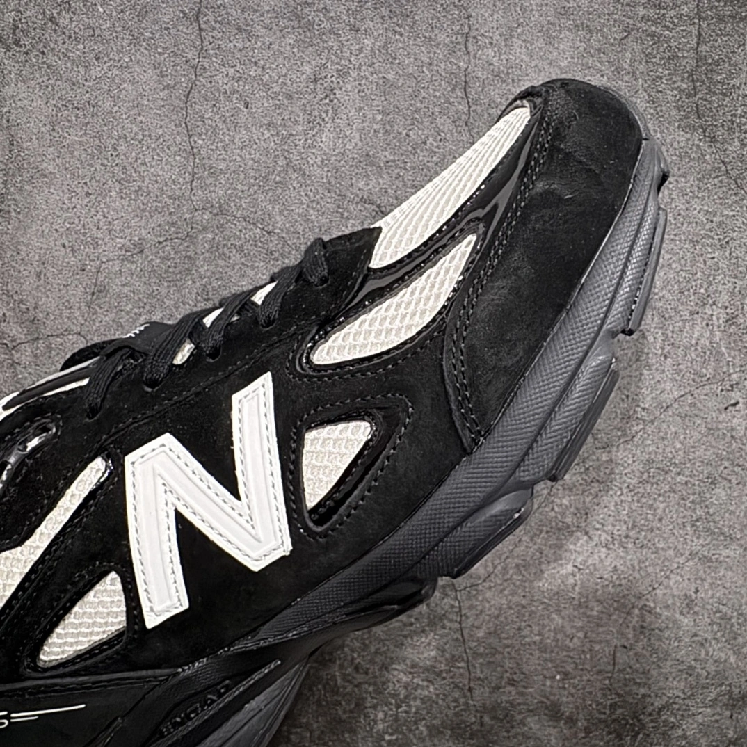 Flying pig--Other brands U990JS4 NB in USA NB990V4 item: E-X575L2808B