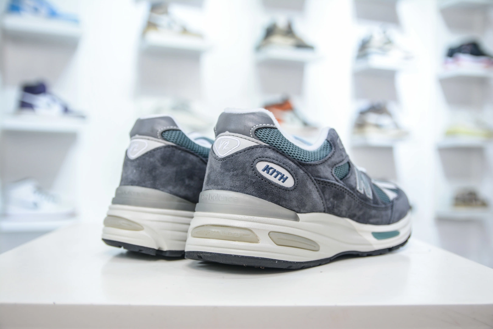 Flying pig--Other brands U991KH2 Kith x NB NB991V2 item: E-X000L2814B