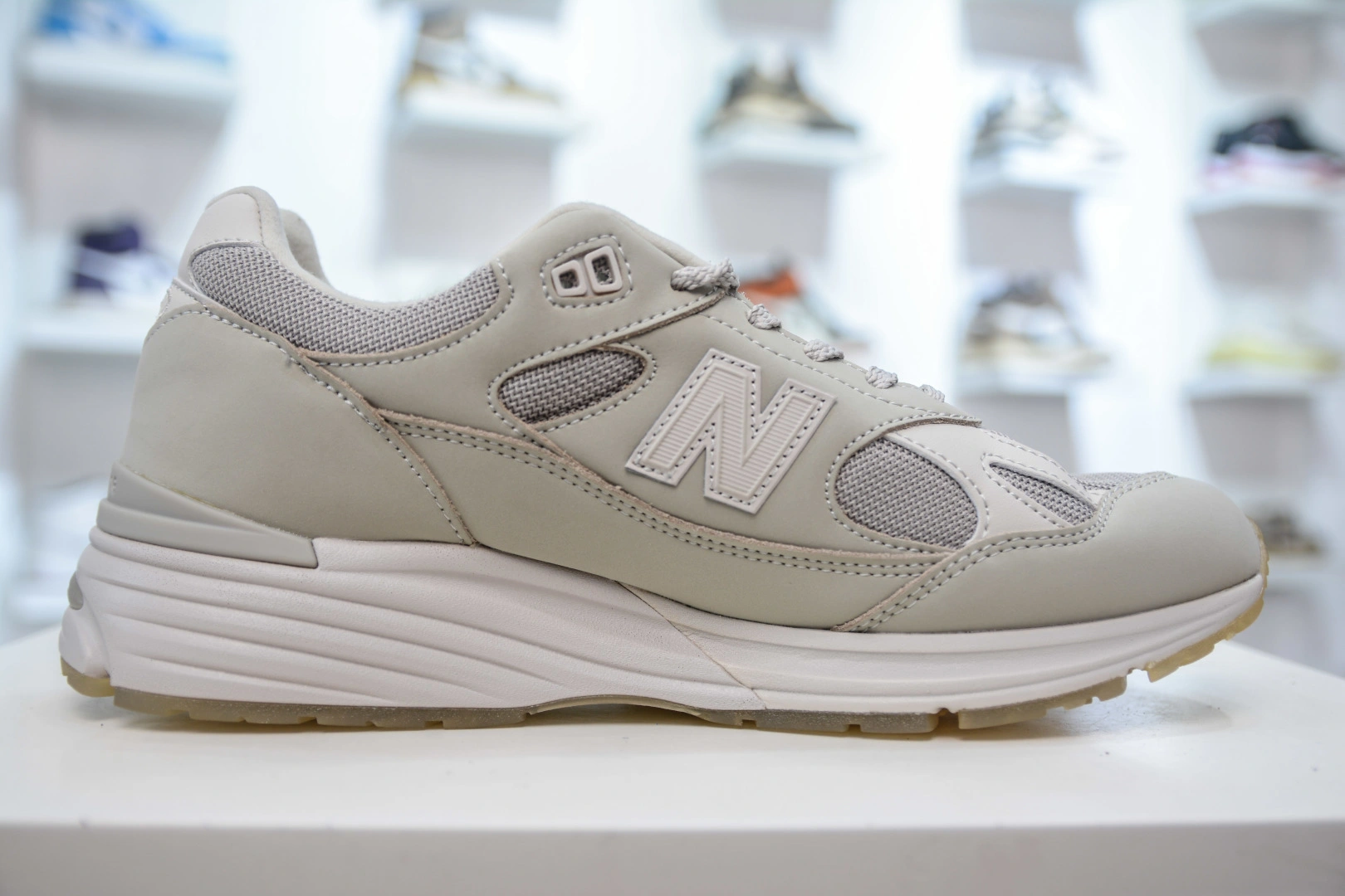 Flying pig--Other brands U991SE2 Is8194 x NB NB991V2 item: E-X000L2817B