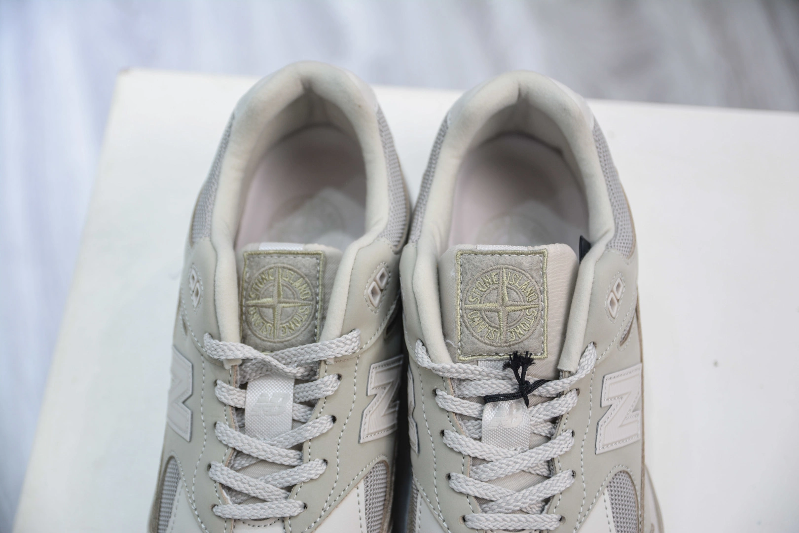 Flying pig--Other brands U991SE2 Is8194 x NB NB991V2 item: E-X000L2817B