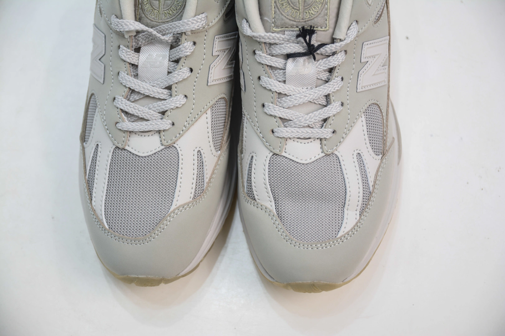 Flying pig--Other brands U991SE2 Is8194 x NB NB991V2 item: E-X000L2817B