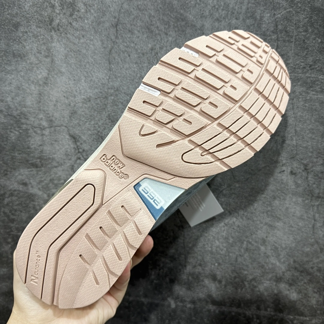 Flying pig--Other brands U992KT Kith x NB NB992 item: E-X575L2810B