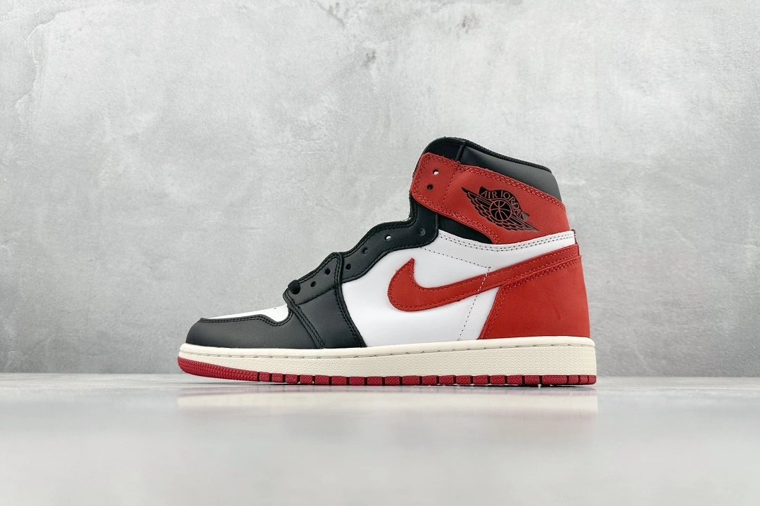 Flying pig- Retro High OG 555088-112 item: D-X167A2777