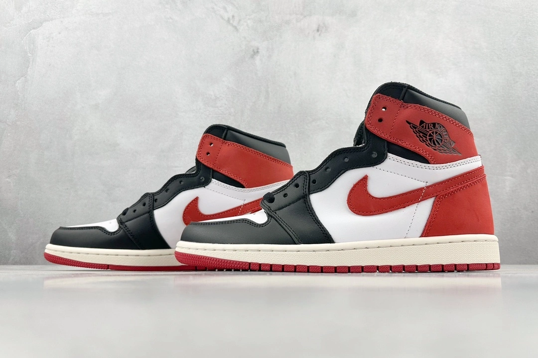 Flying pig- Retro High OG 555088-112 item: D-X167A2777
