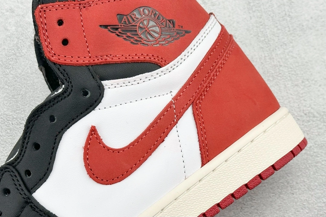 Flying pig- Retro High OG 555088-112 item: D-X167A2777