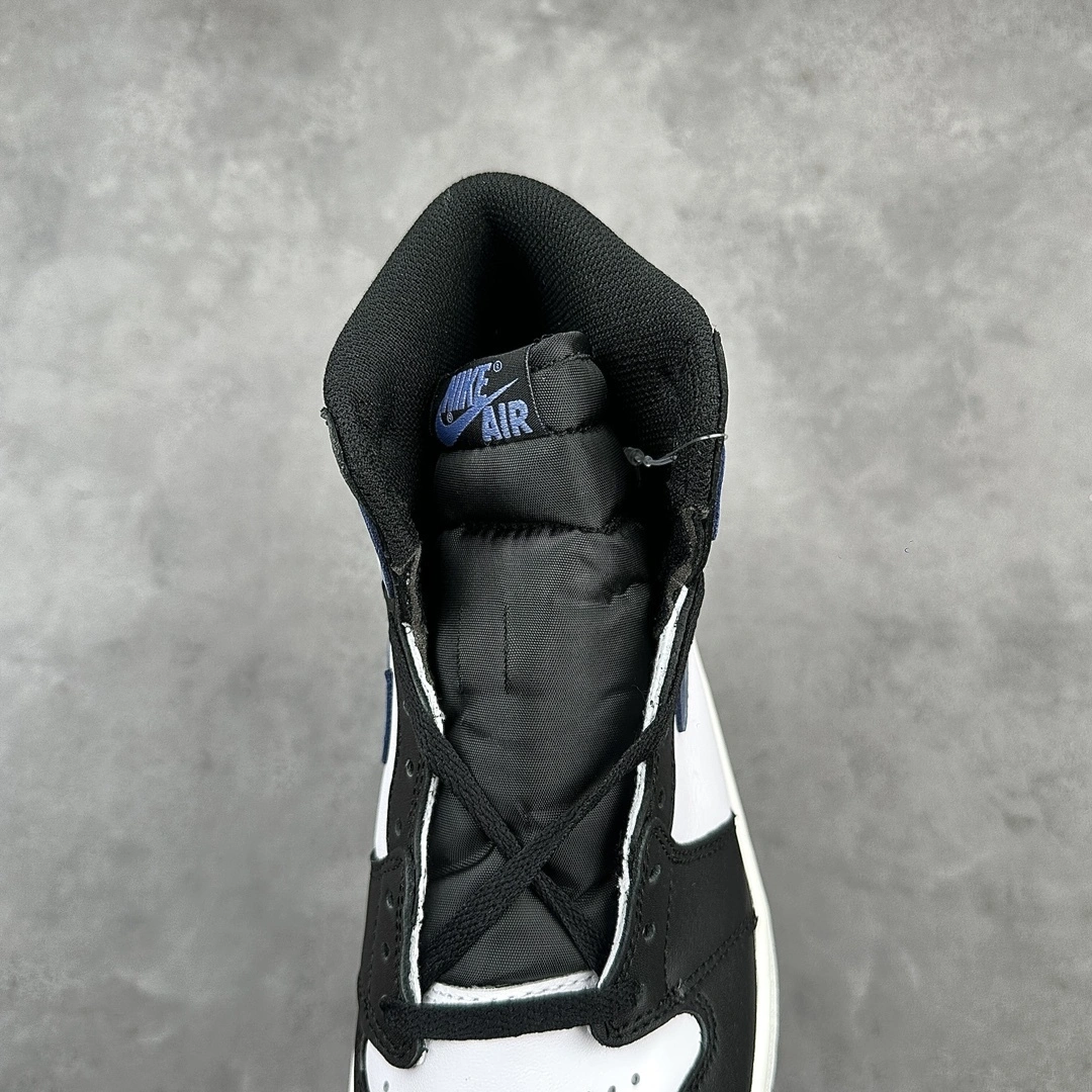 Flying pig--Retro High OG 555088-115 item: C-X578K2729V