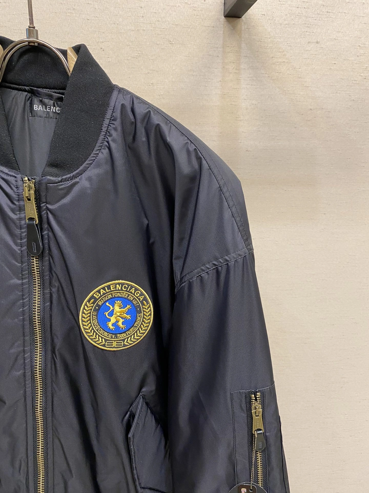 Gemini -- 218593i16 embroidery item: E-F443J1241H