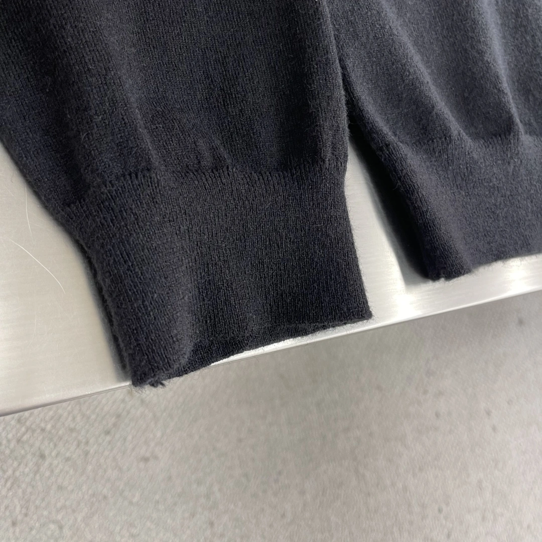 Gemini -- 218593i16 wool item: E-F443J1240H