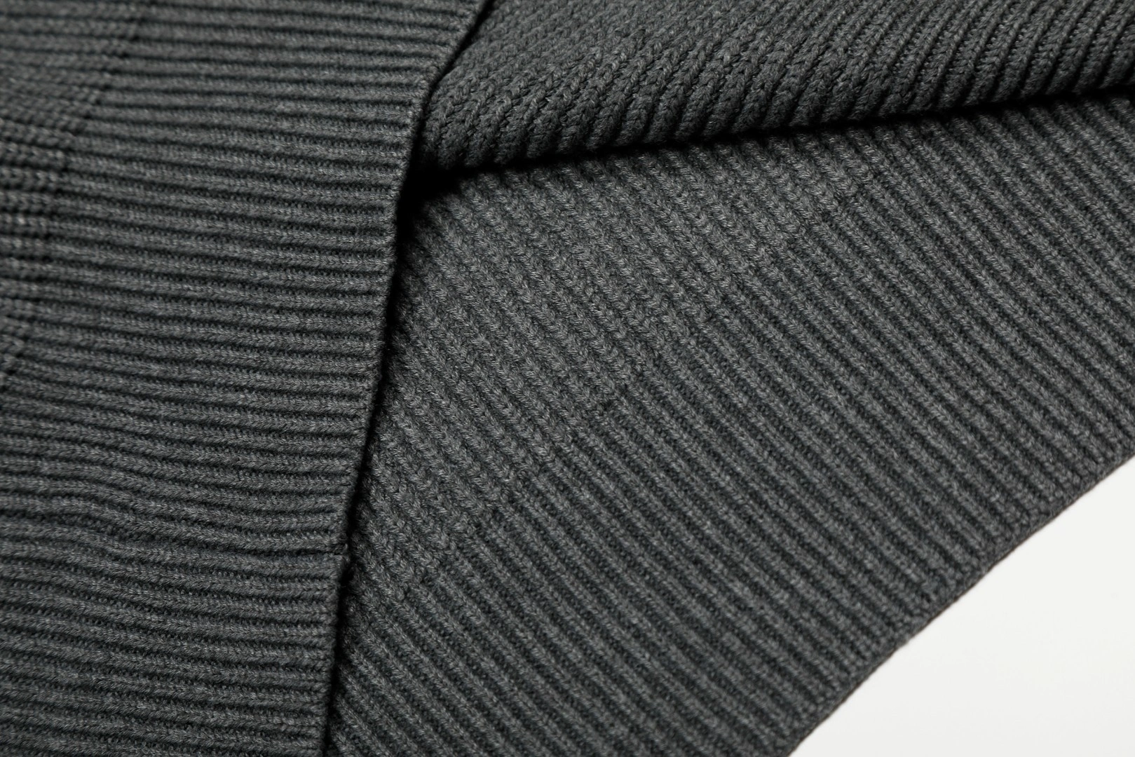 Gemini -- 71iso97 wool 3colour item: E-F125J1418-3